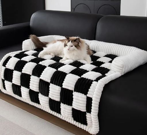 Black Muffy pet couch cover, 75x75cm, protects furniture from pet fur and scratches, made of durable, washable fabric.