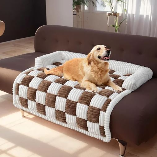 Black Muffy pet couch cover, 75x75cm, protecting furniture from pet hair and scratches, made of durable fabric.