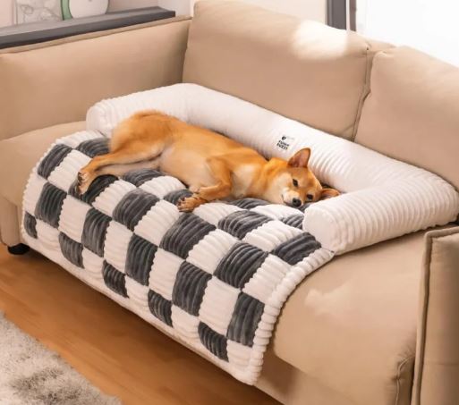 Black Muffy Pet Couch Cover, 75x75cm, protects furniture from pet fur and scratches, made for comfort and durability.