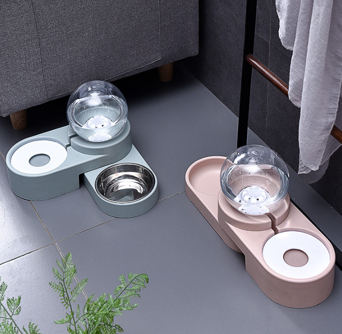 Blue Muffy automatic pet water bowl with a sleek design, providing fresh water for cats and dogs.